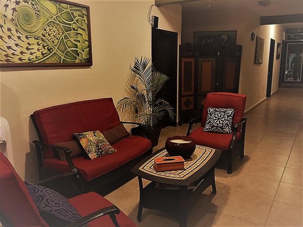 El Roble Hotel