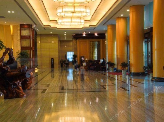 Zhongzhou Leading Hotel