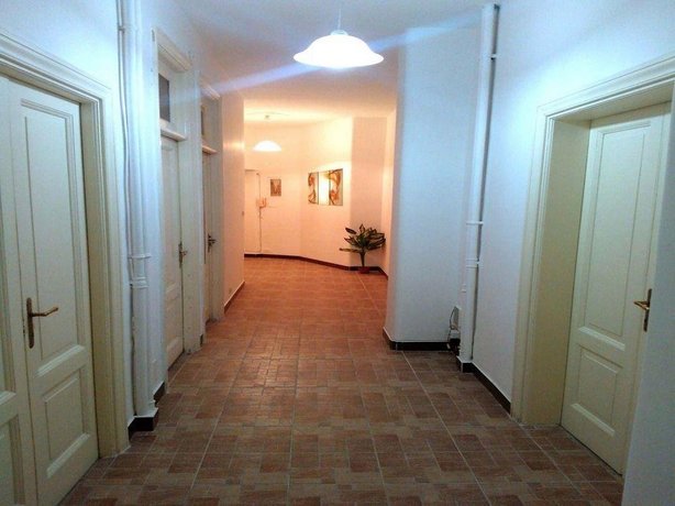 Hosting Flats Guest House