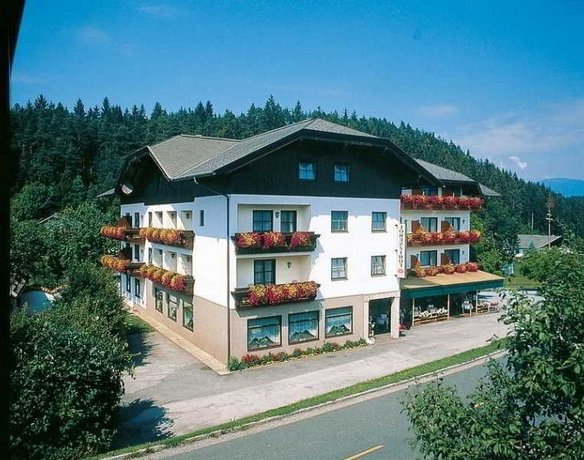 Hotel Lorenzihof Sankt Egyden am Steinfeld Austria thumbnail