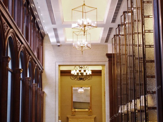 Linjiang Boutique Hotel