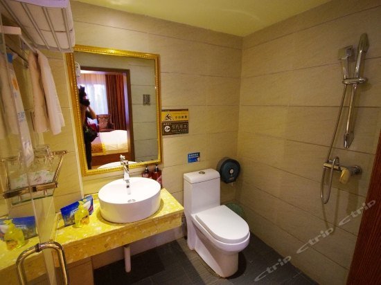 君悦三江主题酒店(绵阳南湖汽车站店)