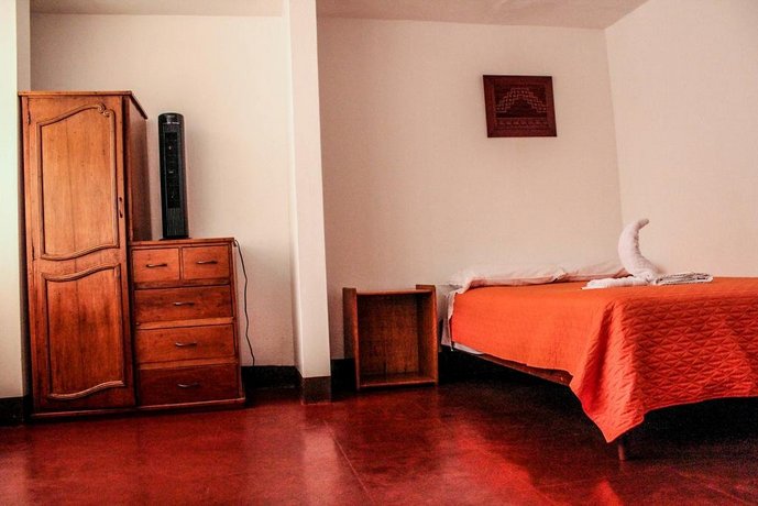 Los Esteros Hostal