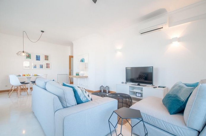 Exclusive Penthouse with Terrace & Garage