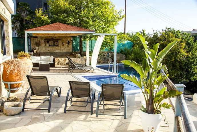 Infinite Blu Villa