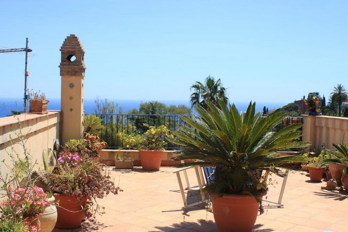 The Dolphins Guest House