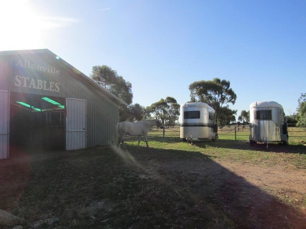 Allonville Gardens Motel