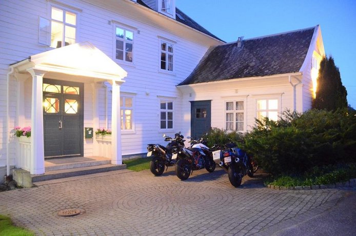 Leikanger Fjord Hotel