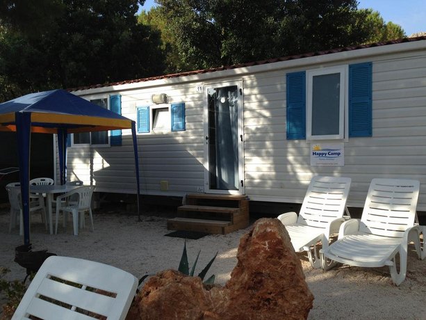 Happy Camp Mobile Homes in El-Bahira Camping Village