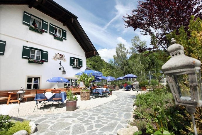 Landgasthof & Restaurant Batzenhausl St. Gilgen Austria thumbnail