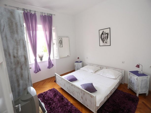 Apartment Liatris