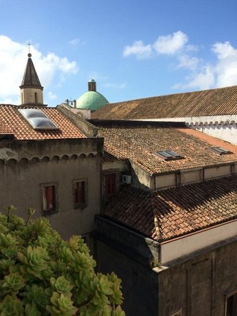 Santa Maria La Nova 21 B&B