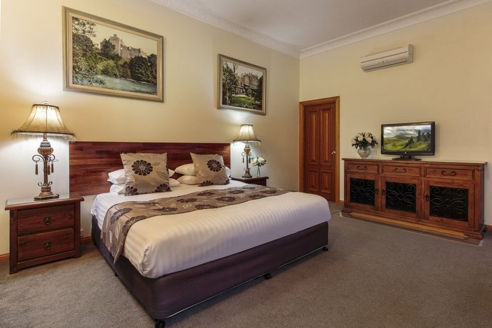 Mt Tamborine Stonehaven Guest House