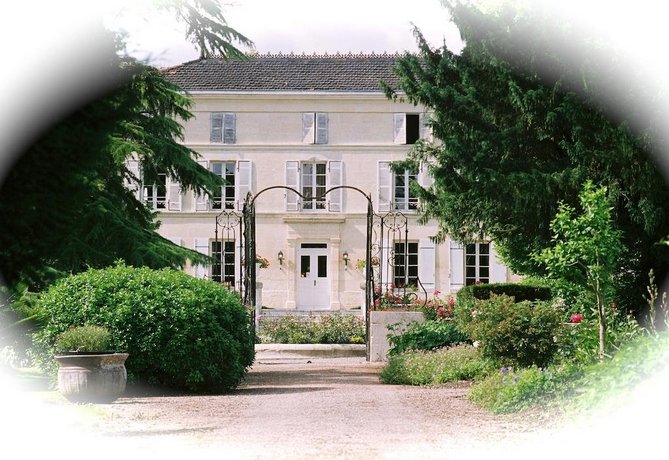 Chateau De Mesnac