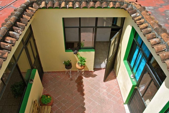 13 Cielos Hostel