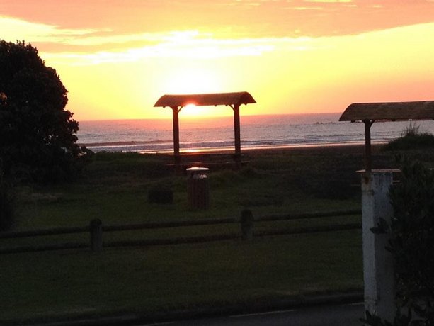 Opunake Beach Kiwi Holiday Park