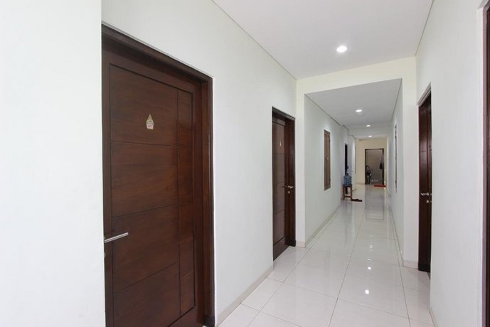 RedDoorz @ Turangga Sari