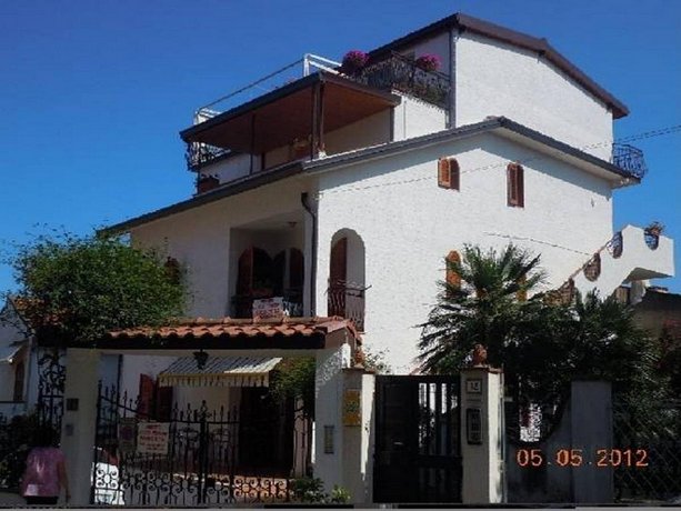 Villa Cavallaro Giardini Naxos