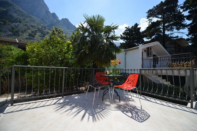 Mystras Apartments