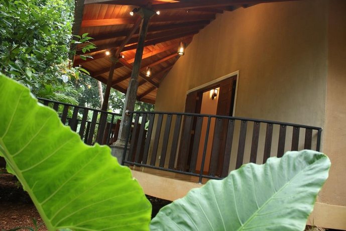 Guruwaththa Eco Lodge