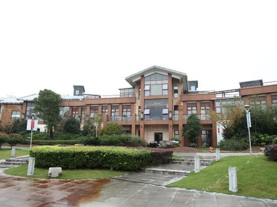 Yiquan Jinshan Lakeside Boutique Hotel