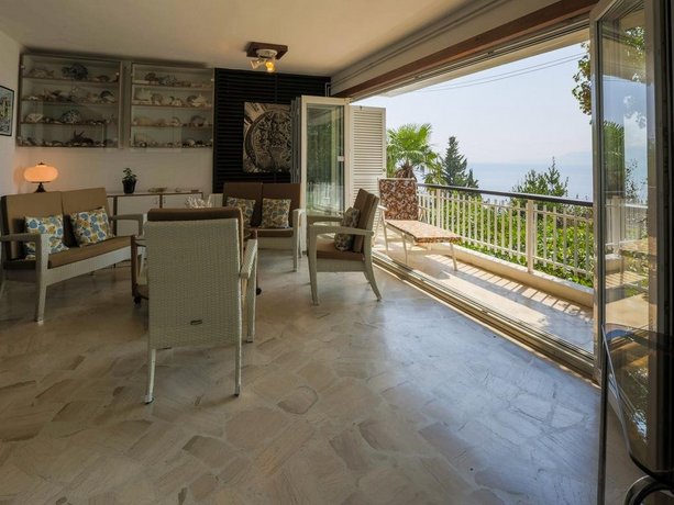 Vaho Holiday Home
