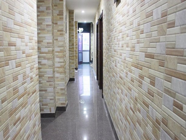 OYO 2705 Hotel Preet Palace