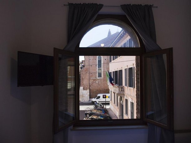 Rentroom Verona - ItalianFlat