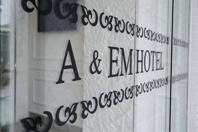 A&EM - The Petit Hotel