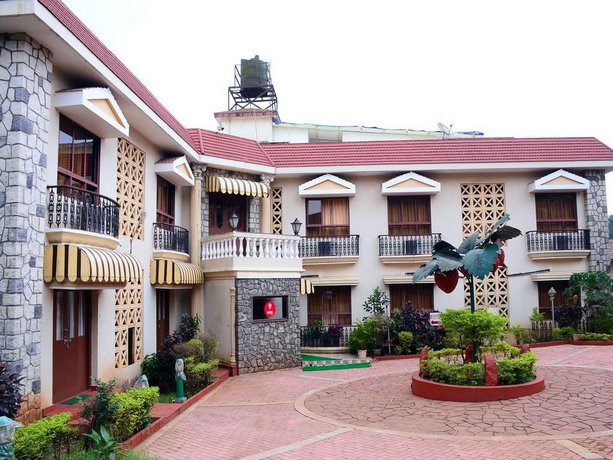 OYO 7293 Basilica Holiday Home