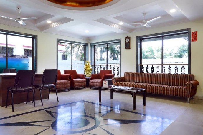 OYO 7293 Basilica Holiday Home