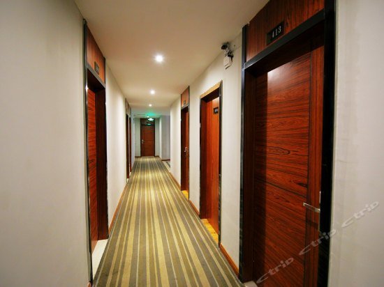 Weiya Bianjie Hotel