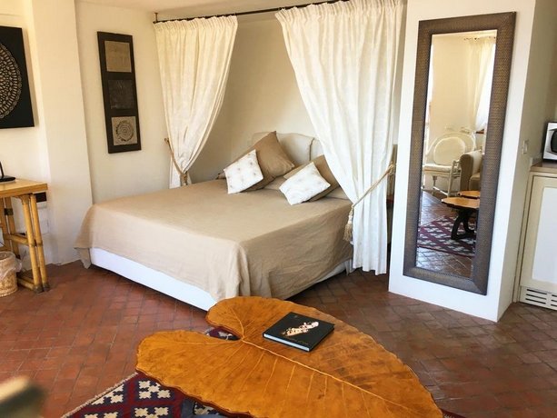 Panoramic Suite and Apartment