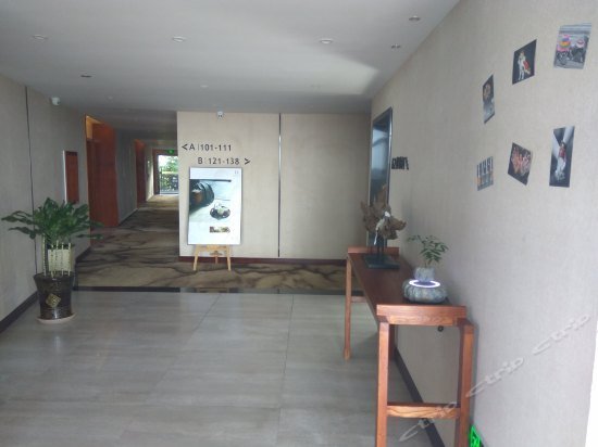 Changshou Manhu Yashe Hotel