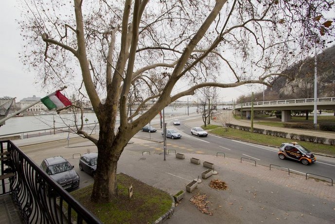 Elisabeth Bridge Apartmans