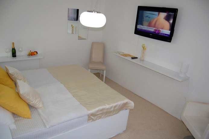 Plaza La Rooms and Spa