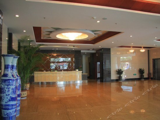 Huayi Business Hotel Kunming