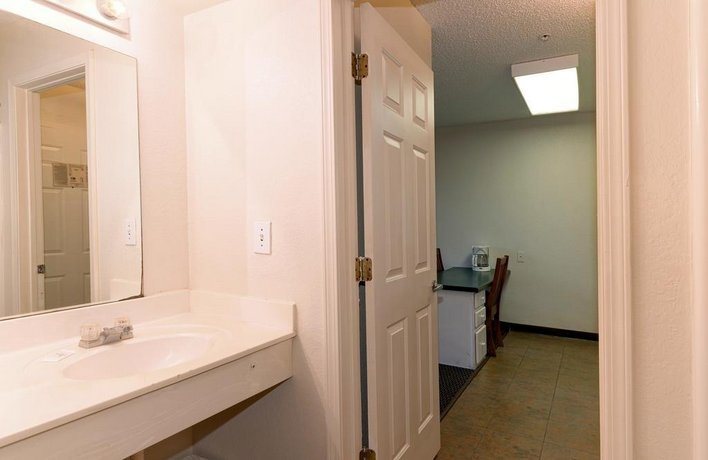 InTown Suites Extended Stay Fort Myer