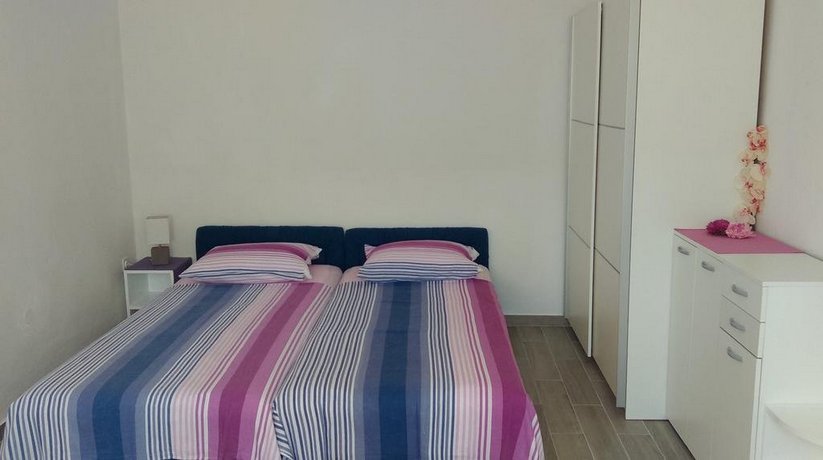 Eleonora Apartments