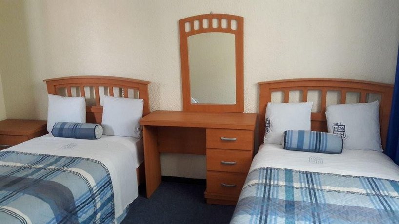 Hotel Polly