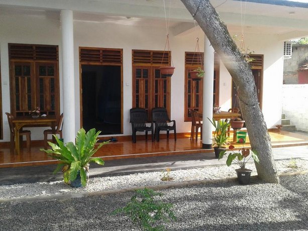 Sayura Beach Hotel Mirissa