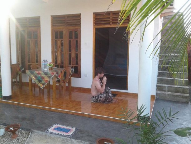 Sayura Beach Hotel Mirissa