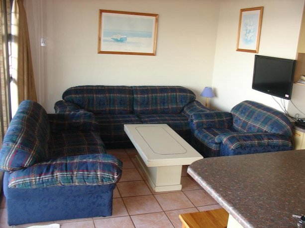 Blue Horizon Flat 8