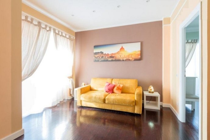 Longhi Holidays House