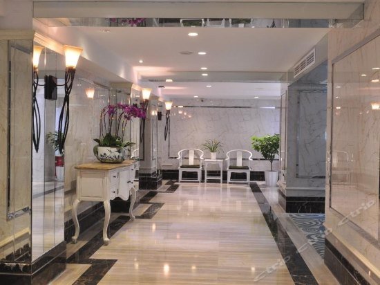 Youth Sunshine Hotel