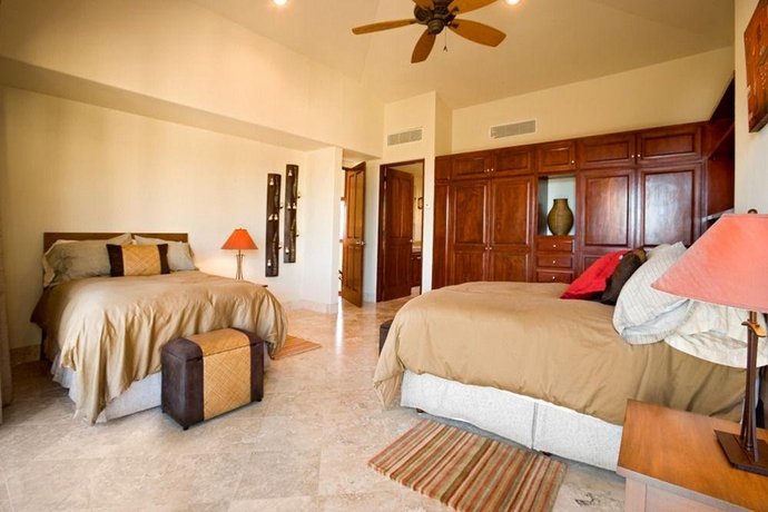 Villa De Phoenix