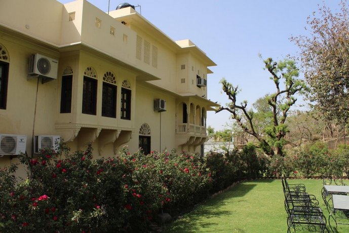 Hotel Dhula Garh