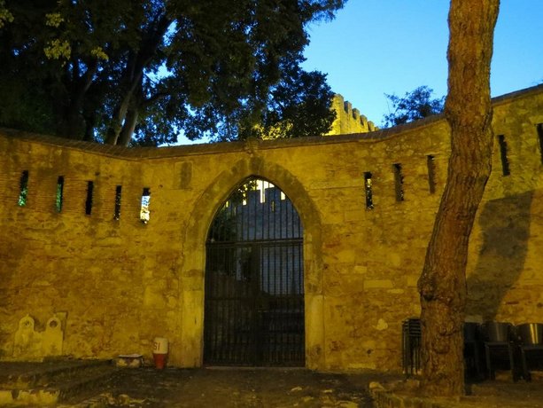 Castle Inn Lisbon Apartments