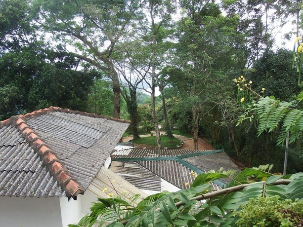 Welikande Hotel & Trekking center