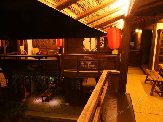 Shuhe Longfeng Bieyuan Inn